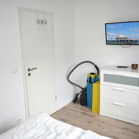 Haus Steilufer Nr 01 *